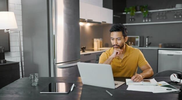 Work from Home Jobs That Offer the Best Salaries in 2025