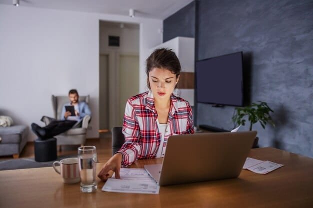 Work from Home Jobs That Offer the Best Salaries in 2025